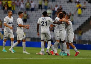 Fenerbahçe, Zwolle Maçıyla Seyircisinin Önüne Çıkıyor